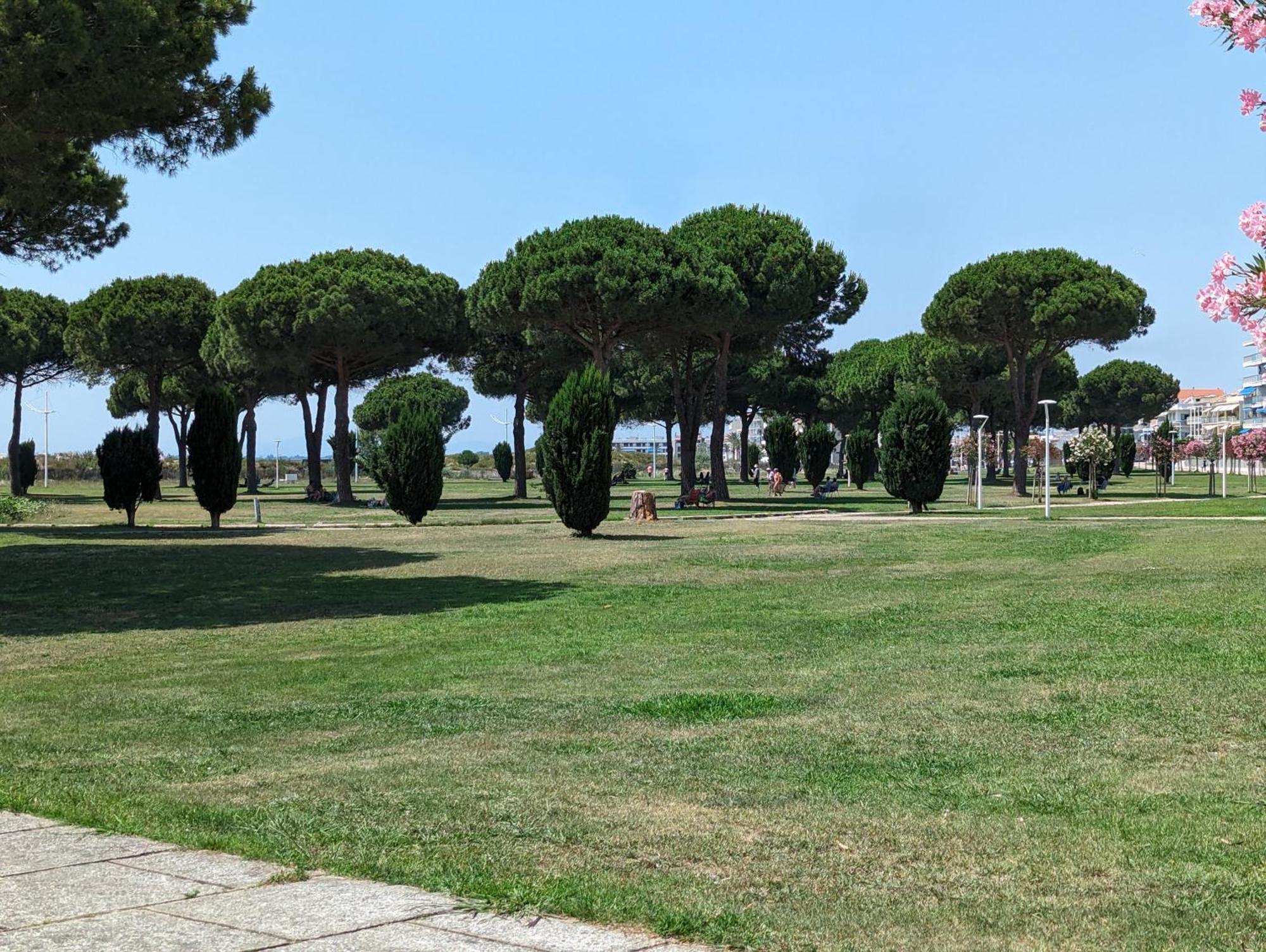 Sol-Y-Days Mathilde, Agreable Appartement En Rez-De-Jardin Avec Parking Et Un Acces Direct A La Plage Le Grau-du-Roi Eksteriør bilde